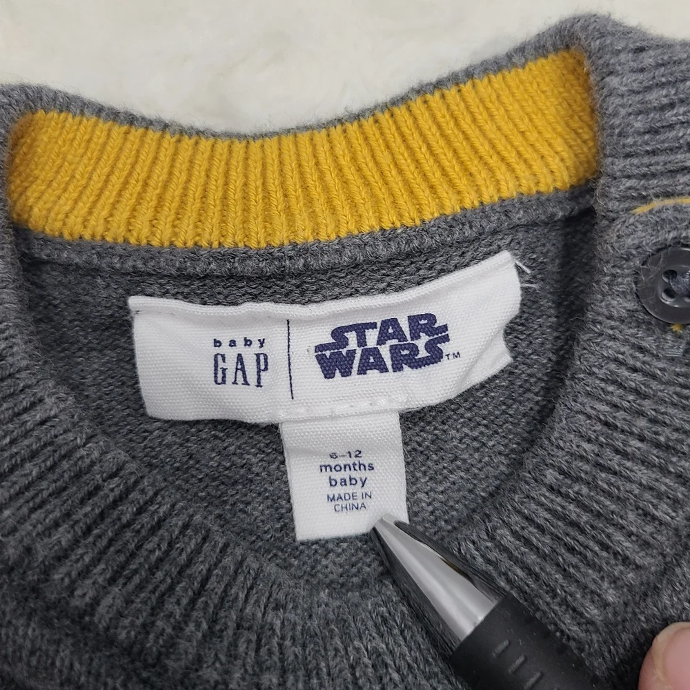 Gap baby boy Star Wars sweater size 6-12 months